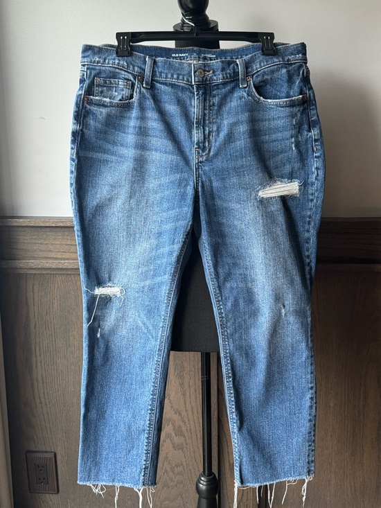 Old Navy Denim - Old Navy Women's Medium Blue Distressed  Midrise Boyfriend raw hem cropped jeans